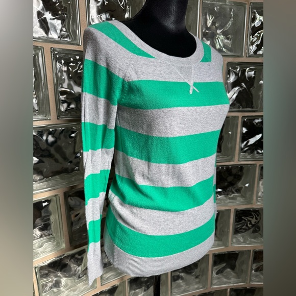 Old Navy Green & Gray Knit Sweater Top Women’s Size XS - Picture 1 of 6